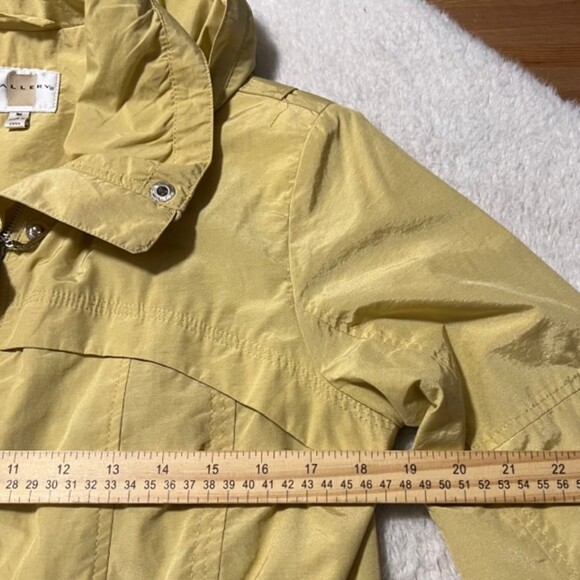 Gallery Yellow Gold Hooded Cotton Nylon Drawstring Waist Rain Jacket Size Medium - Picture 9 of 10